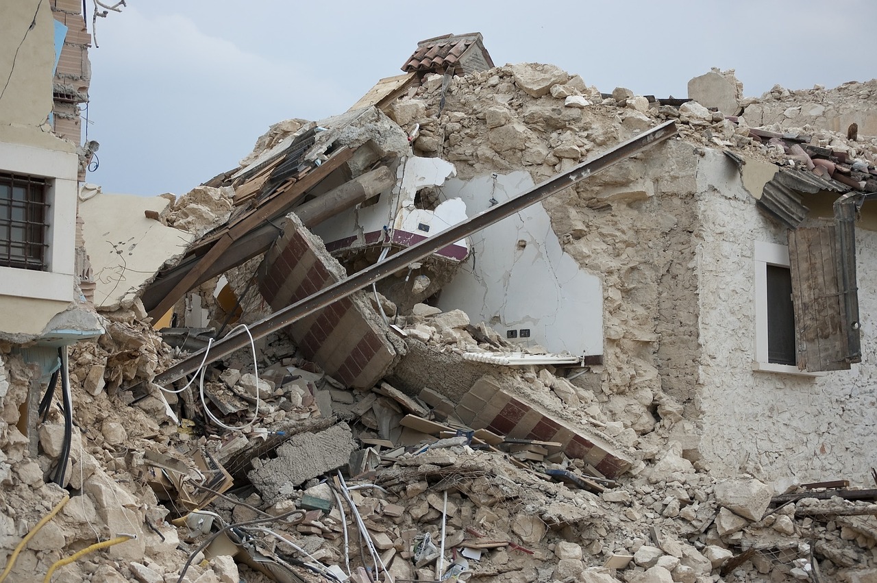 earthquake, rubble, collapse-1665898.jpg